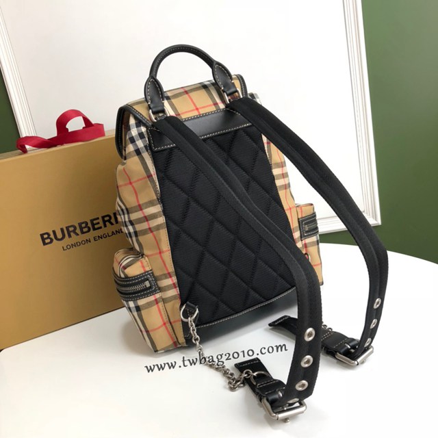 Burberry專門店新款中號Vintage格紋斜背式軍旅背包 巴寶莉男士女士後背包 yxb1389